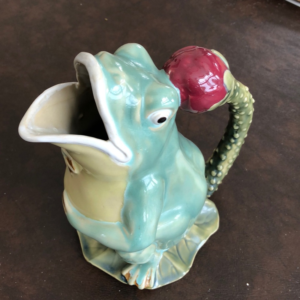 Frog ceramic pitcher